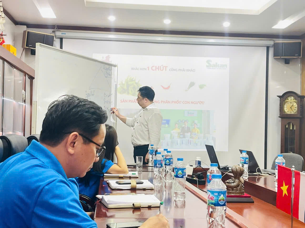 z7012684015579_f843897dcfb7f2bbc7d57b19e04adb64